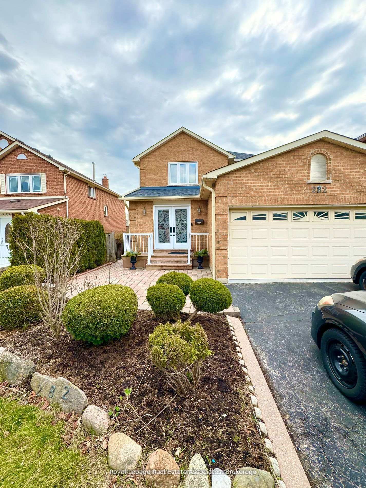 282-oxbow-crescent-mississauga-ontario-w12432591
