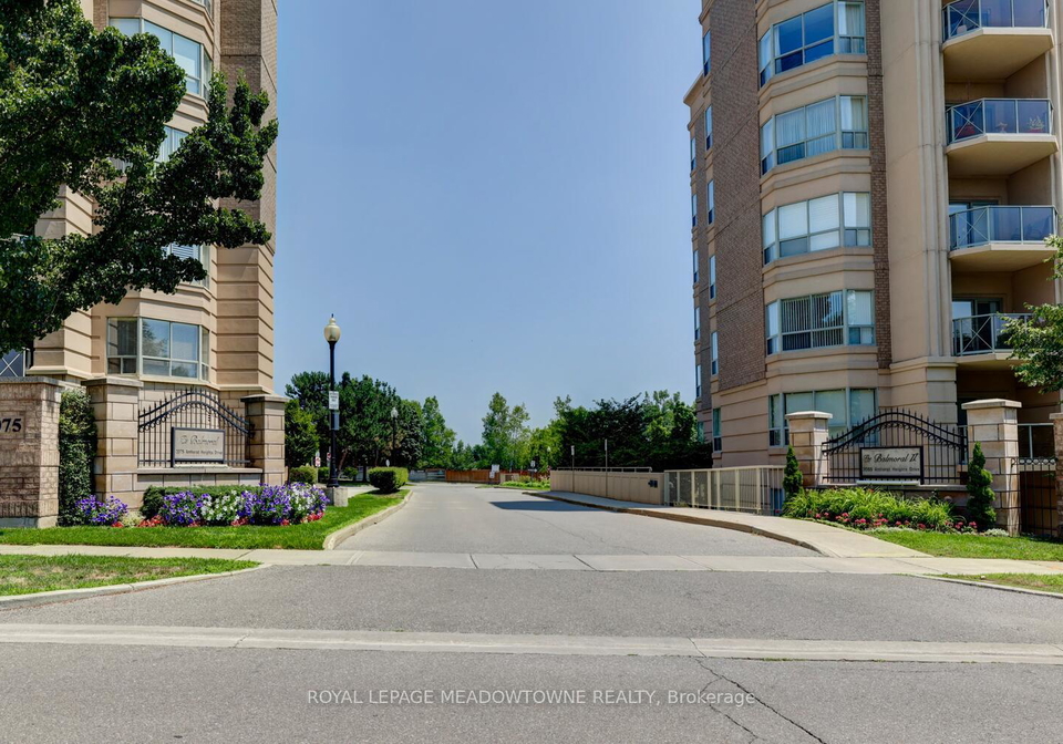 2075-amherst-heights-drive-burlington-ontario-w12432779