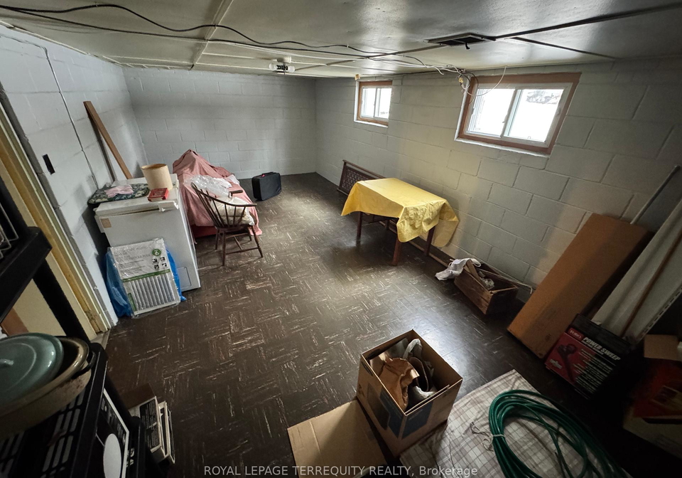10-restever-gate-etobicoke-ontario-w12433132