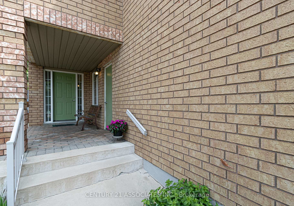 5817-sidmouth-street-mississauga-ontario-w12433437