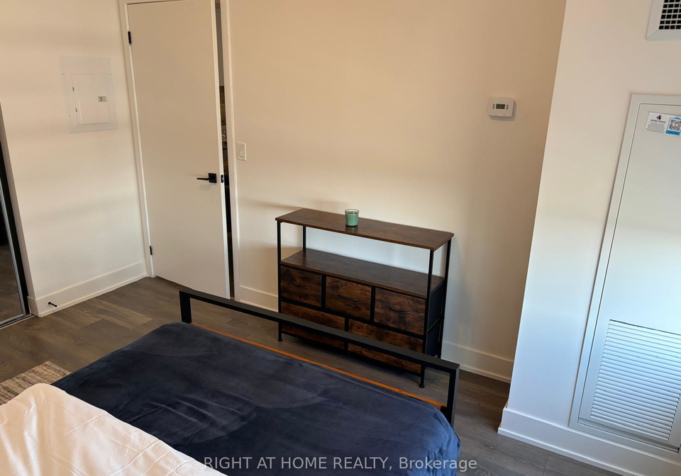 2489-taunton-road-oakville-ontario-w12433551