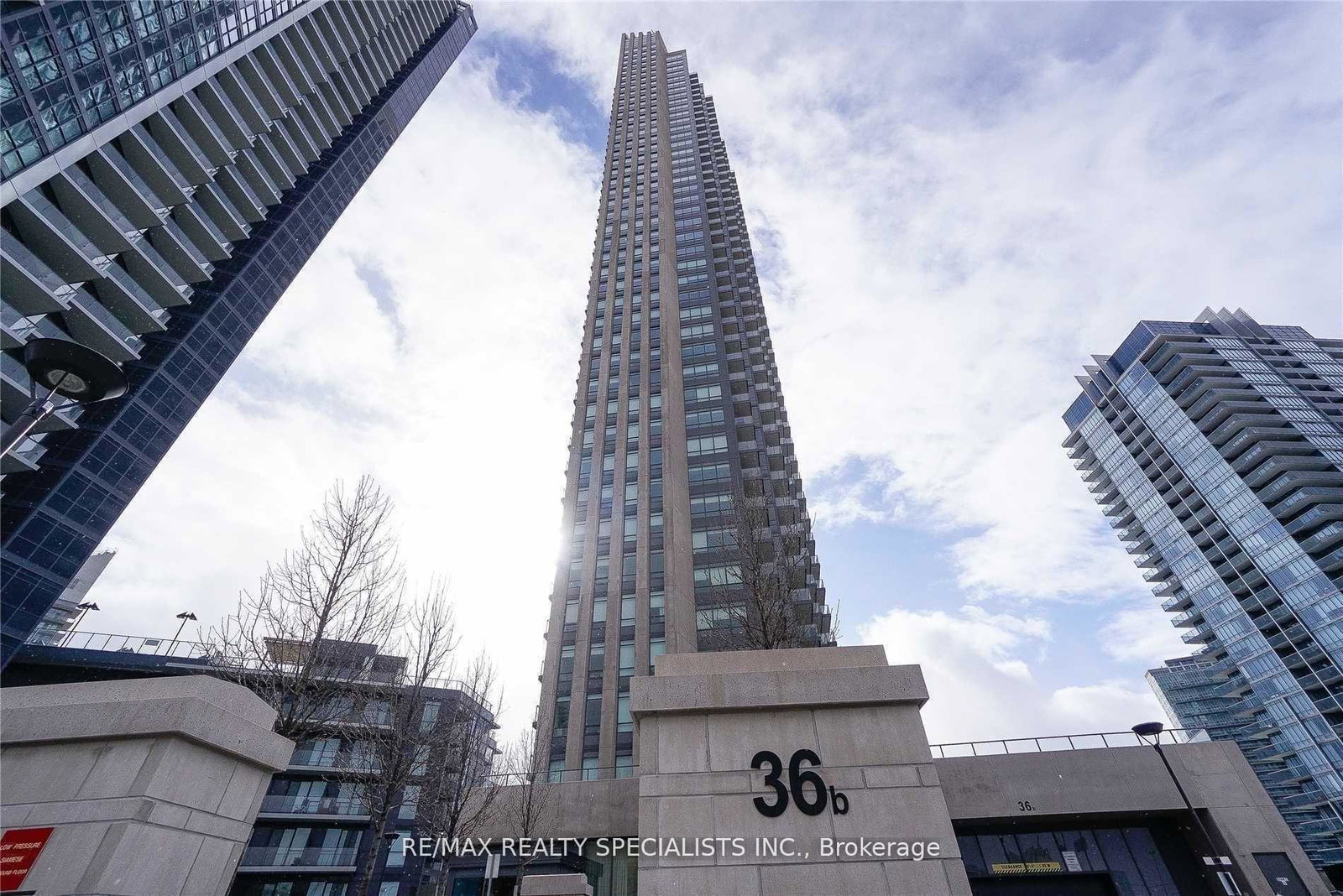 36-park-lawn-road-etobicoke-ontario-w12434331