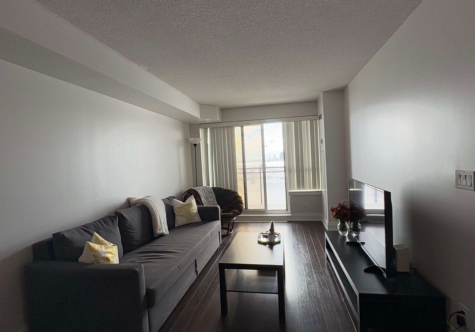 1060-sheppard-avenue-w-york-ontario-w12434439