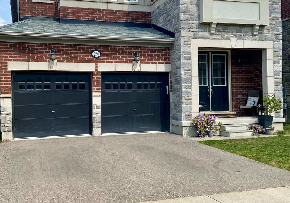 250-niagara-trail-halton-hills-ontario-w12435772