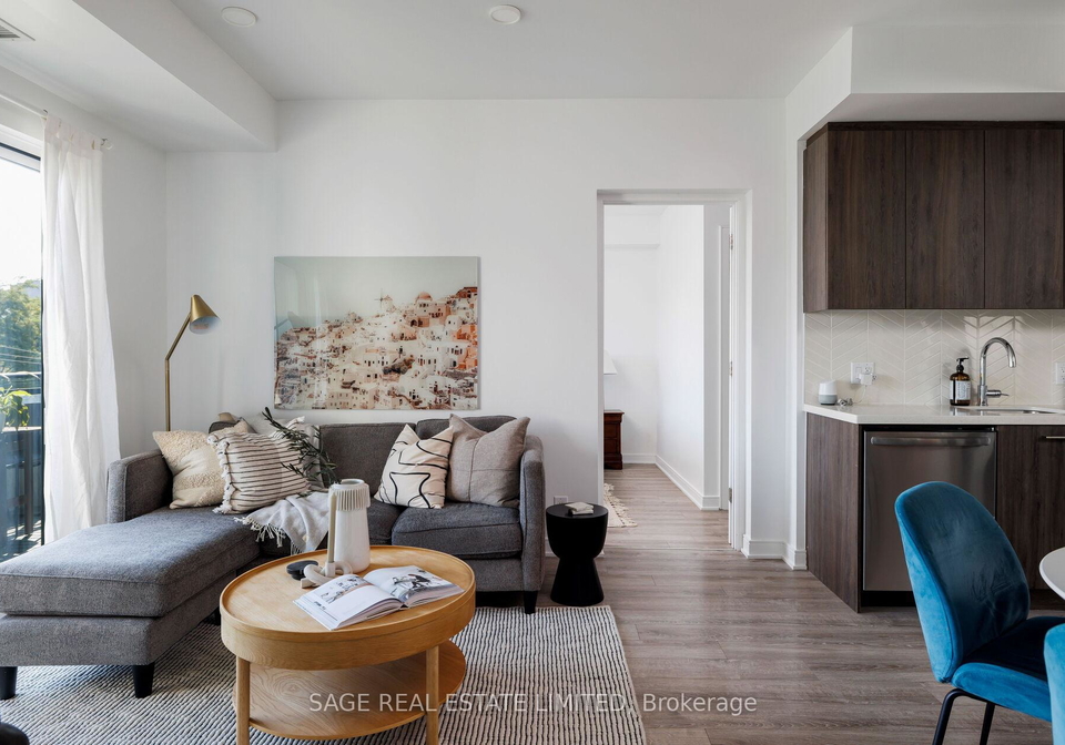 1-neighbourhood-lane-etobicoke-ontario-w12436489