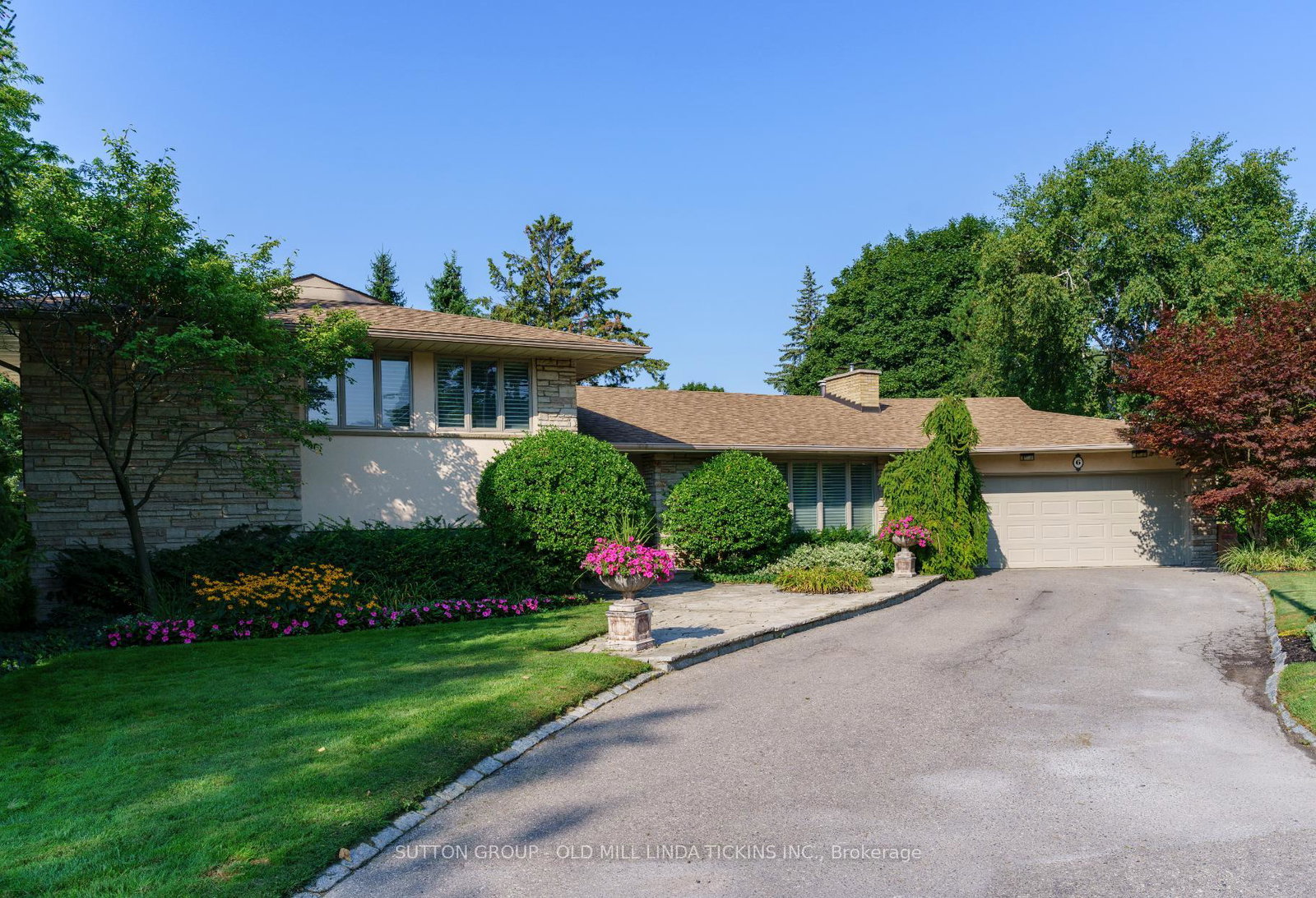 6-winterbourne-court-etobicoke-ontario-w12436587