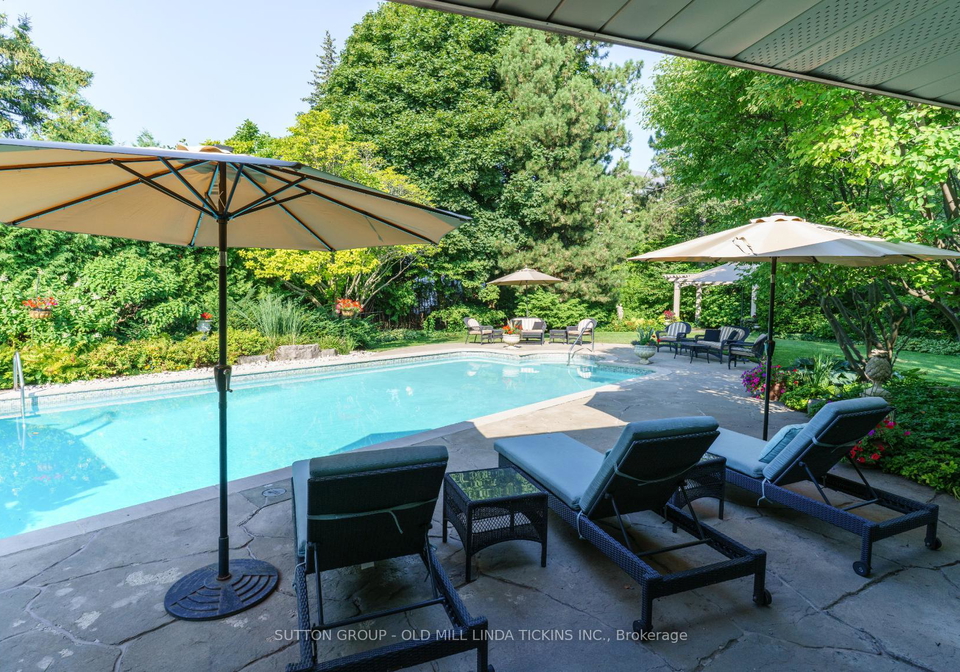 6-winterbourne-court-etobicoke-ontario-w12436587