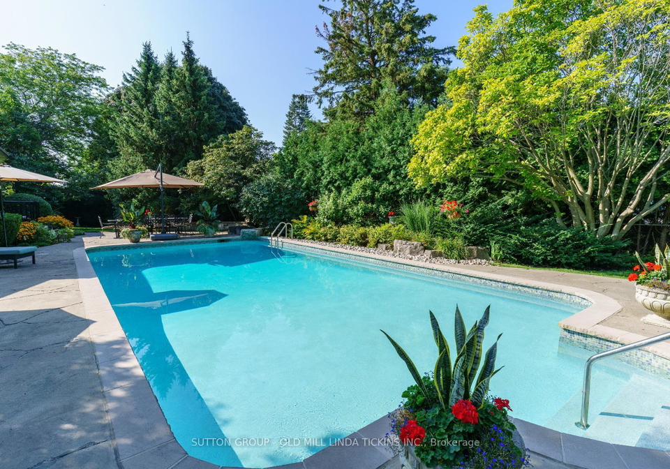 6-winterbourne-court-etobicoke-ontario-w12436587