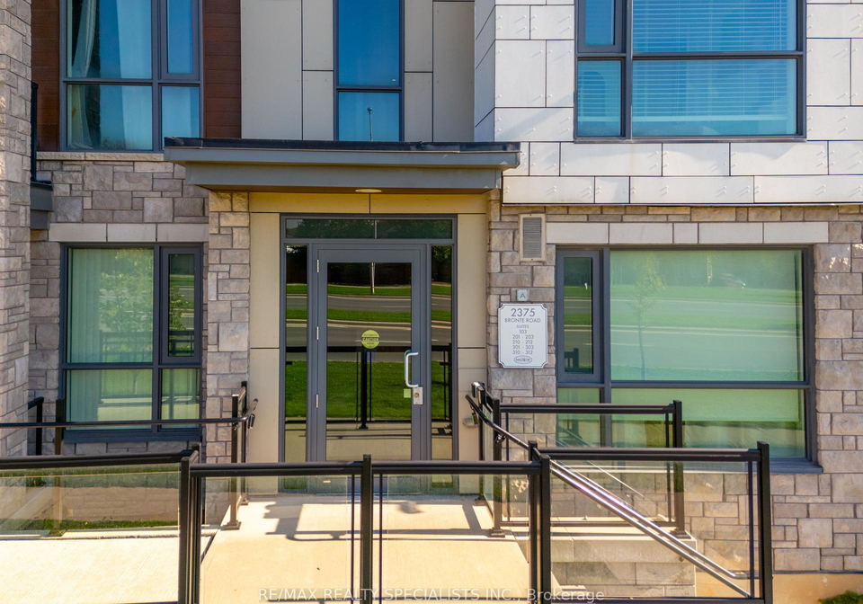 2375-bronte-road-oakville-ontario-w12437107