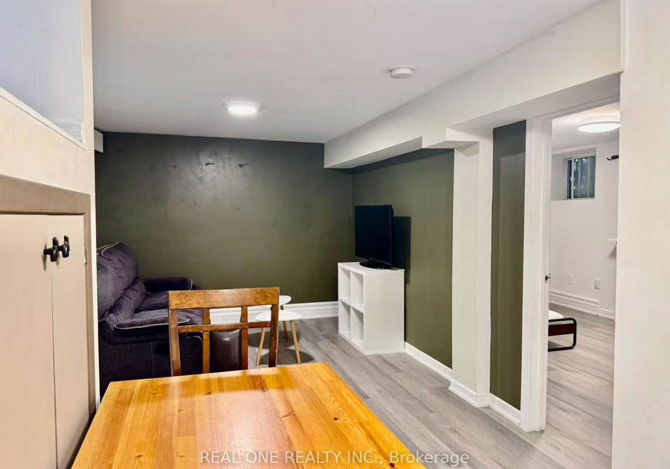391-parkside-drive-toronto-ontario-w12437641