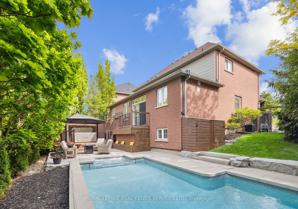 2313-blue-oak-circle-oakville-ontario-w12437708