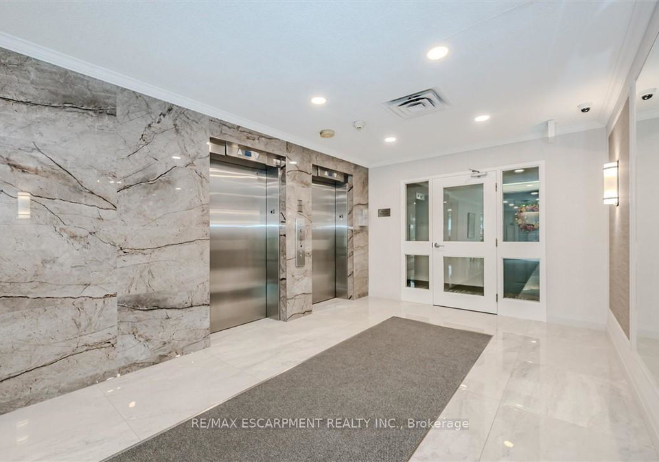5090-pinedale-avenue-burlington-ontario-w12438260