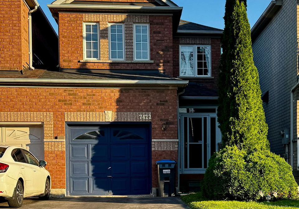 7422-magistrate-terrace-mississauga-ontario-w12438747