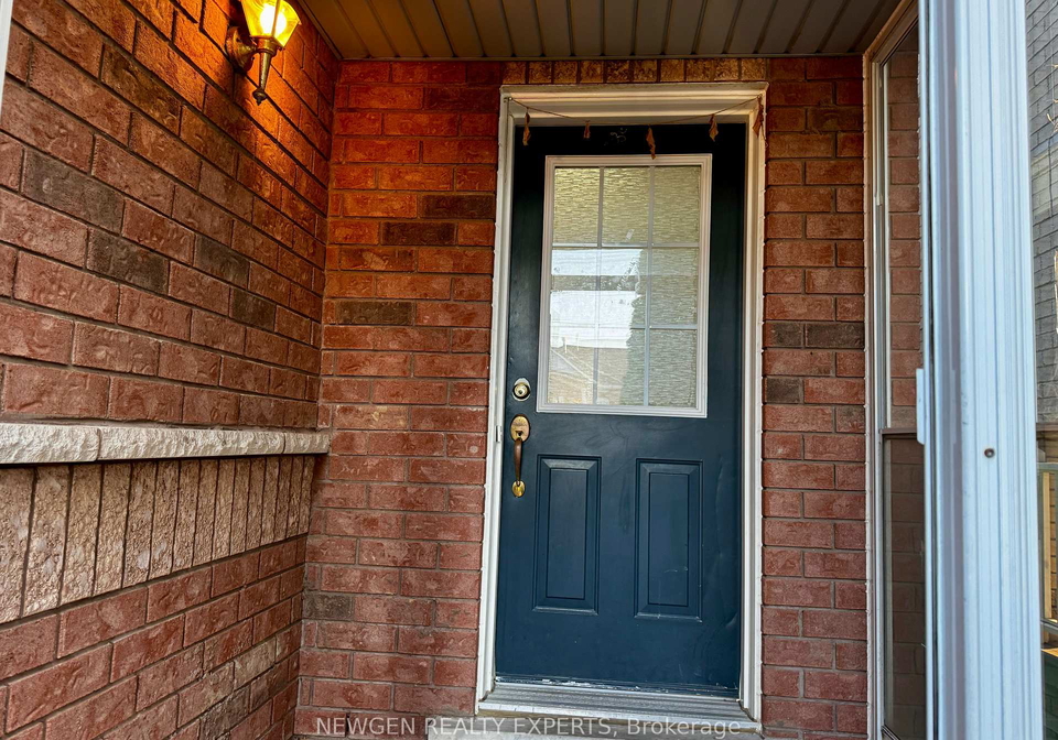 7422-magistrate-terrace-mississauga-ontario-w12438747
