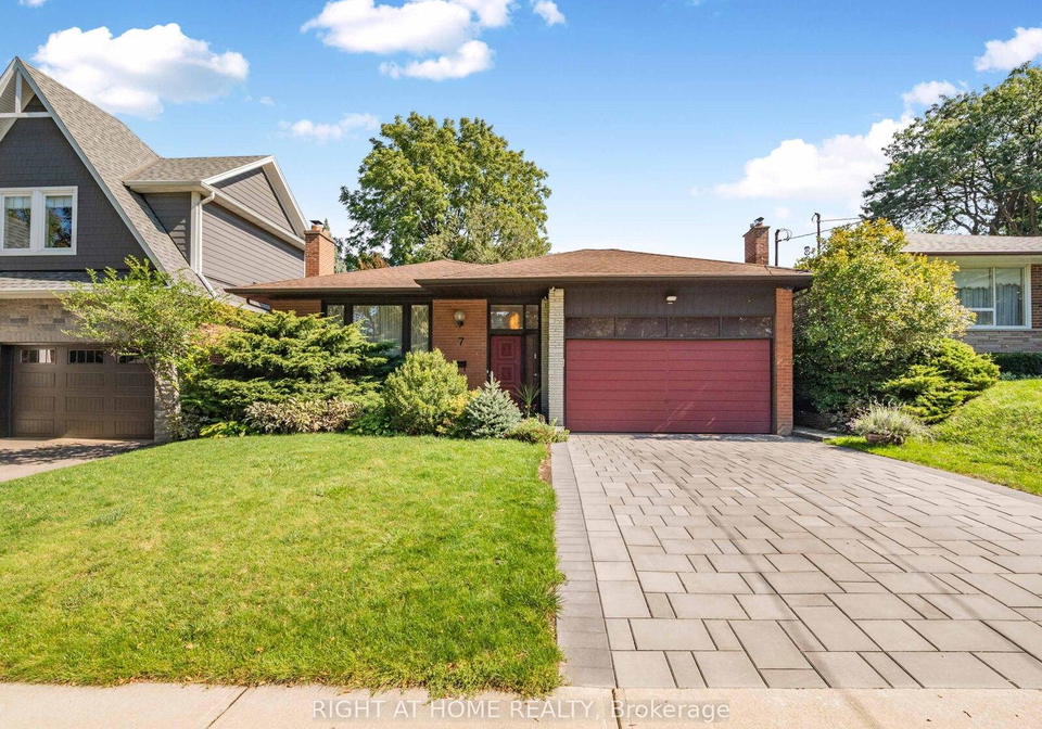 7-bloorlea-crescent-etobicoke-ontario-w12439074