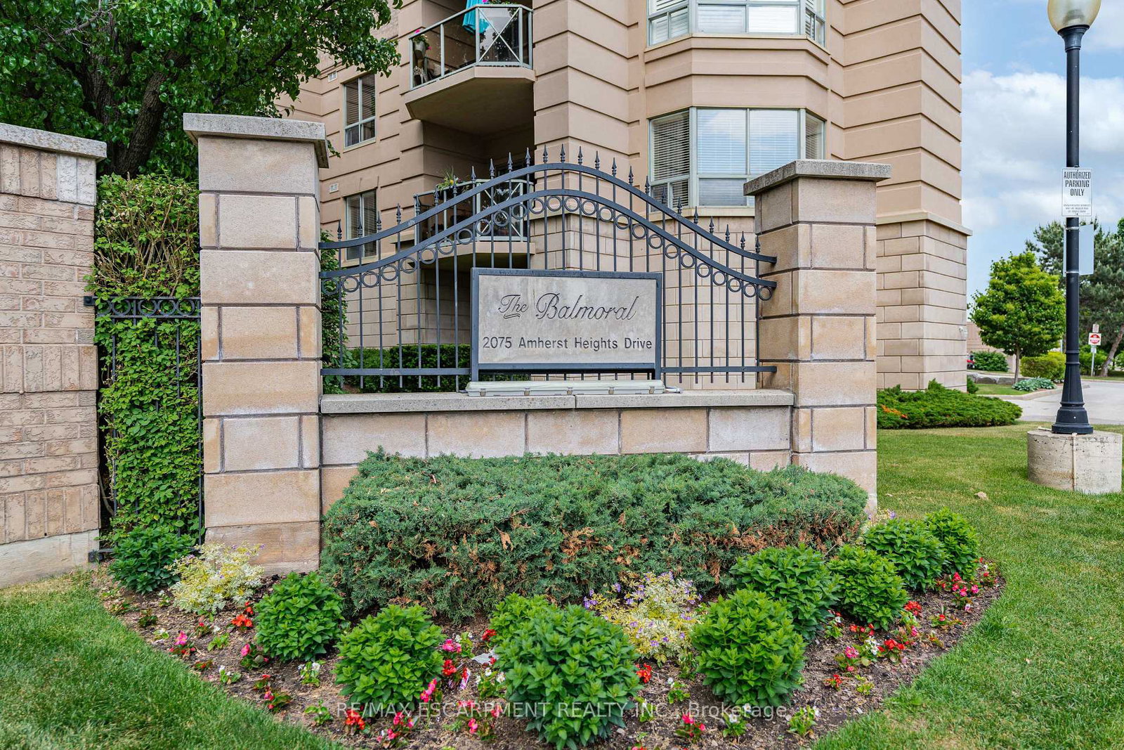 2075-amherst-heights-drive-burlington-ontario-w12439652
