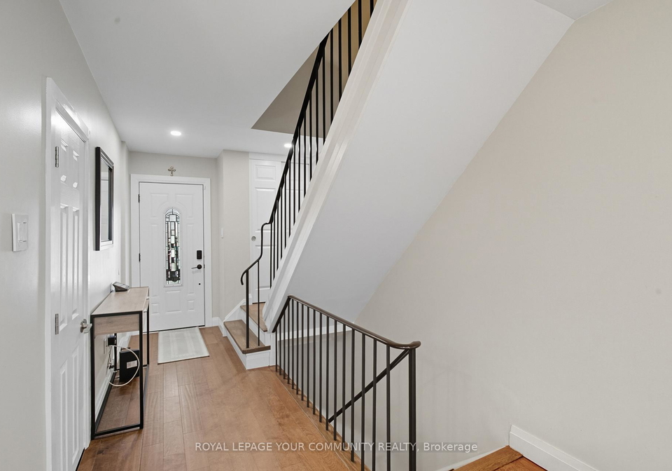 1528-lancaster-drive-oakville-ontario-w12439903