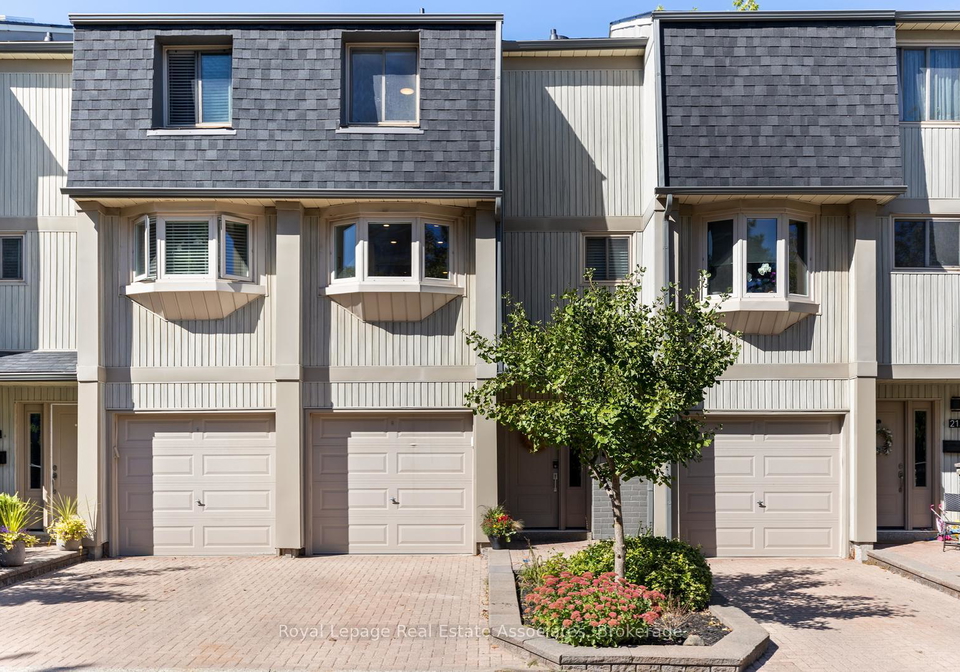 10walden-circle-mississauga-ontario-w12439987