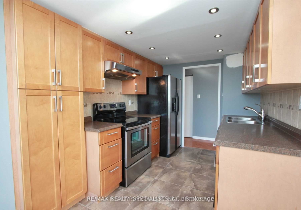 75-king-street-e-mississauga-ontario-w12440052