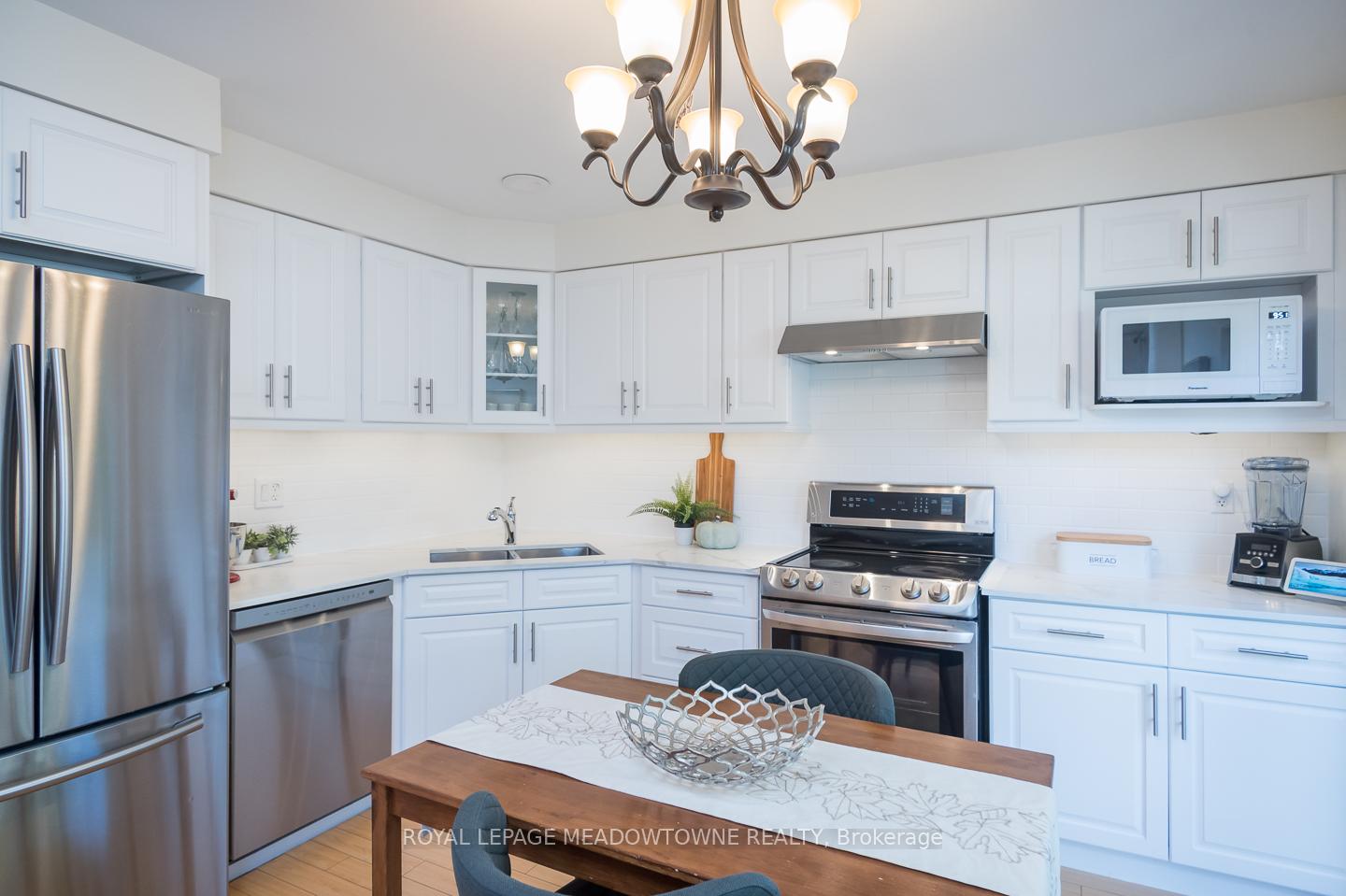 698-edwards-avenue-w-milton-ontario-w12440199