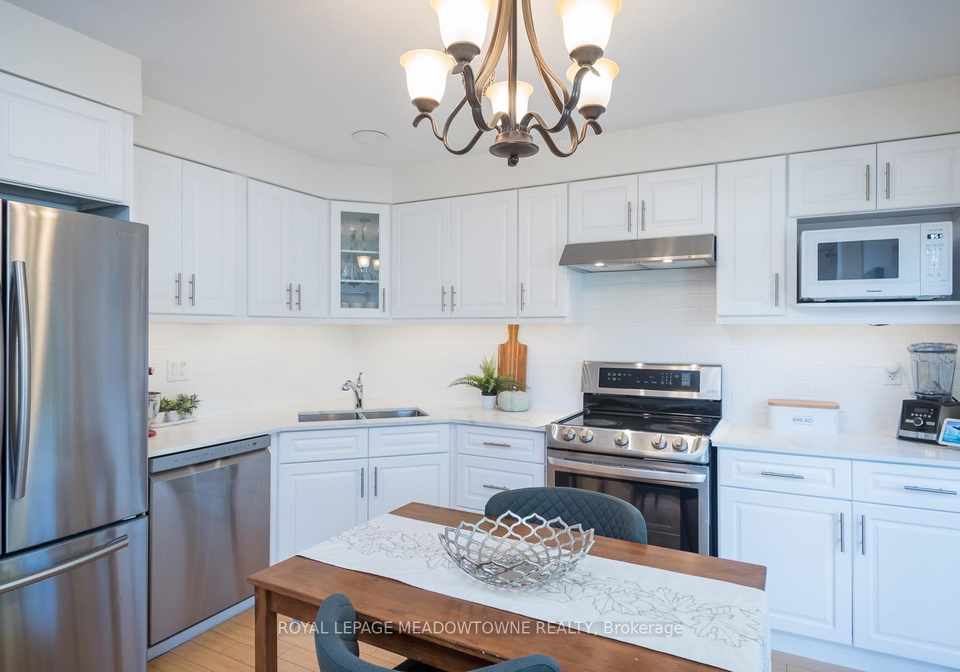 698-edwards-avenue-w-milton-ontario-w12440199