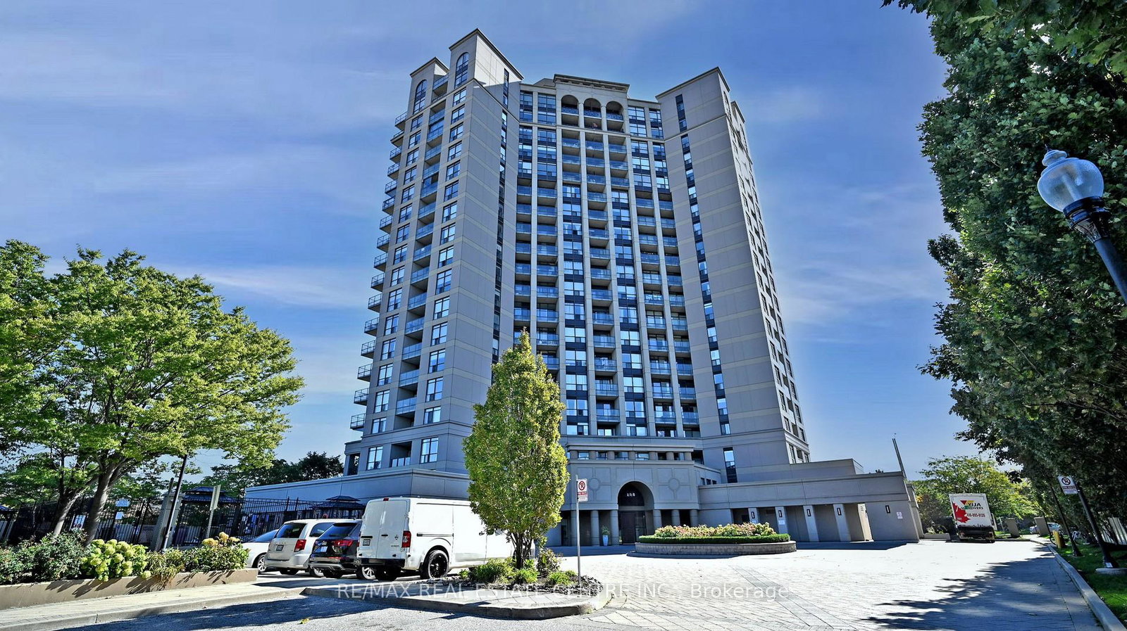 220-forum-drive-mississauga-ontario-w12440661