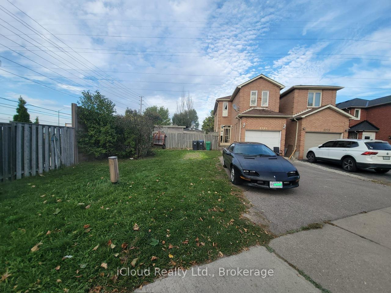 4711-full-moon-circle-mississauga-ontario-w12440940