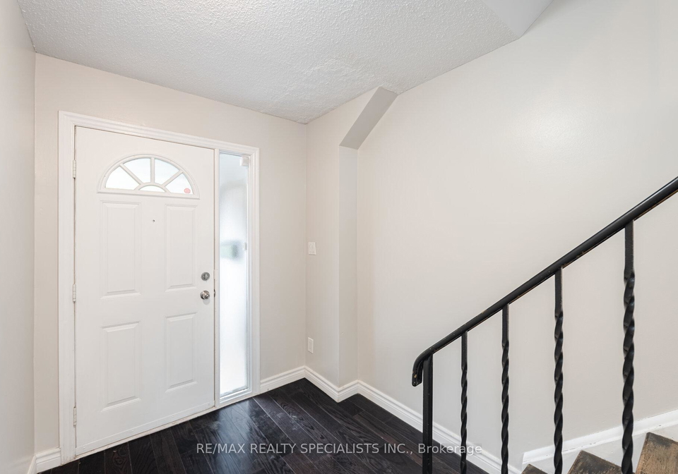 2440-bromsgrove-road-mississauga-ontario-w12441332