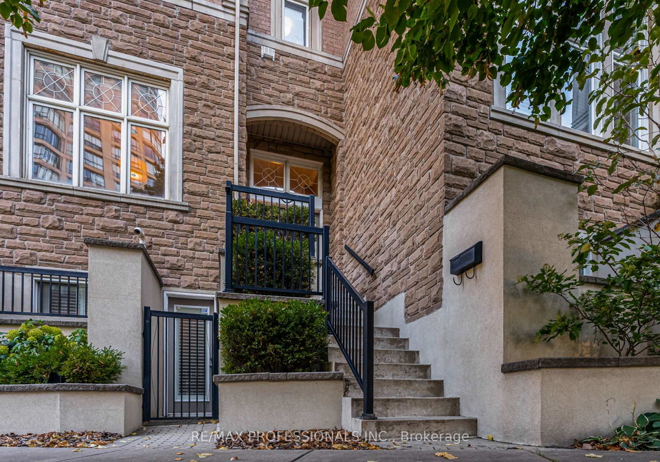 2264-lake-shore-boulevard-w-etobicoke-ontario-w12441405