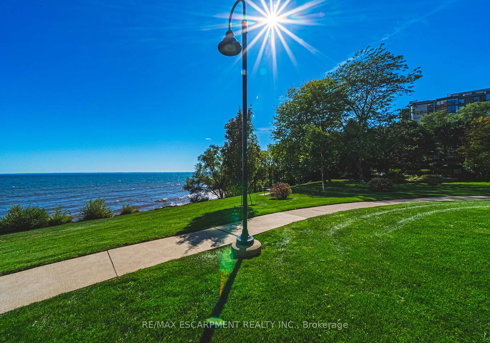 5250-lakeshore-road-burlington-ontario-w12442086