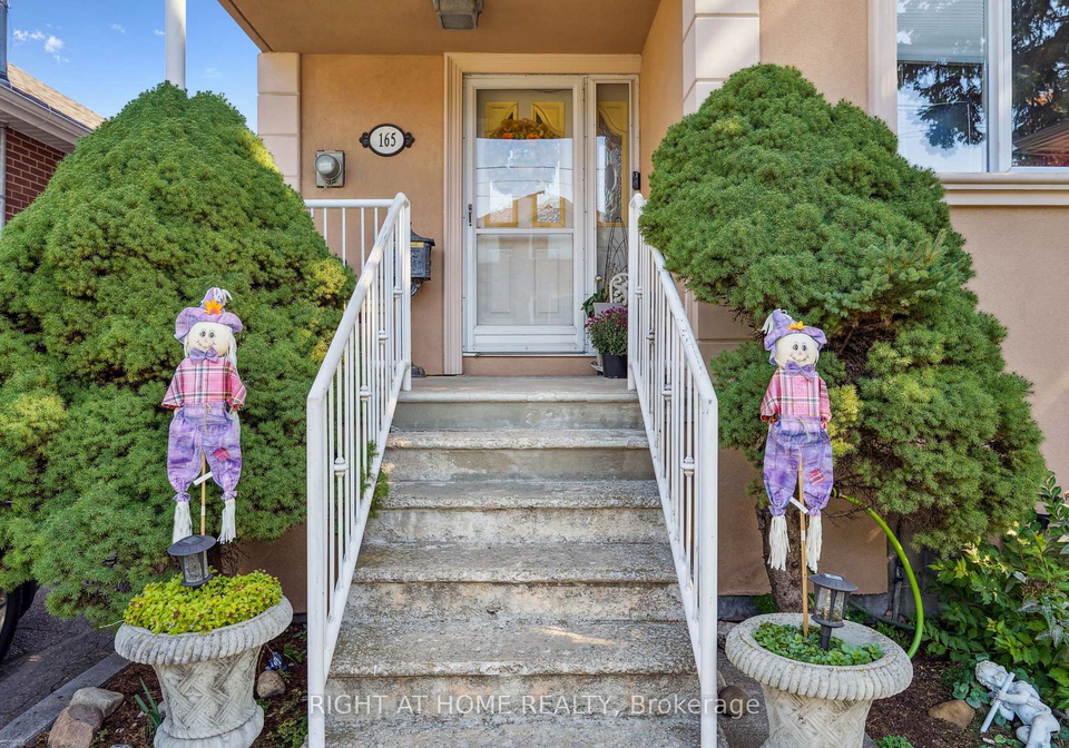 135-locksley-avenue-north-york-ontario-w12442115