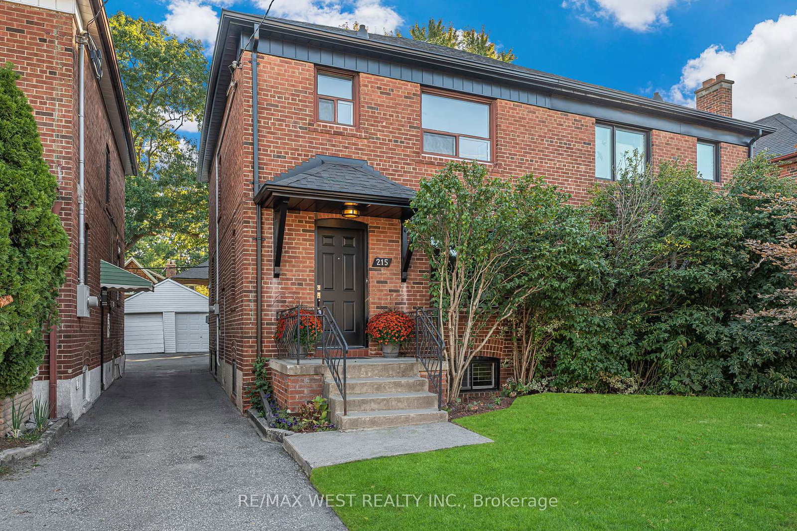 215-jane-street-toronto-ontario-w12442477