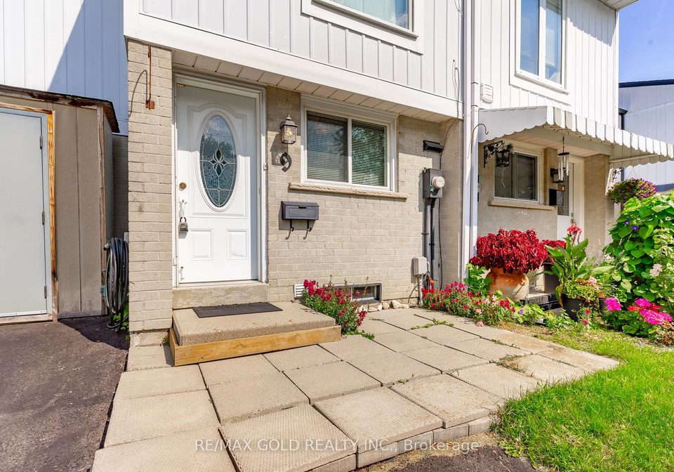 9-gladstone-square-brampton-ontario-w12442664