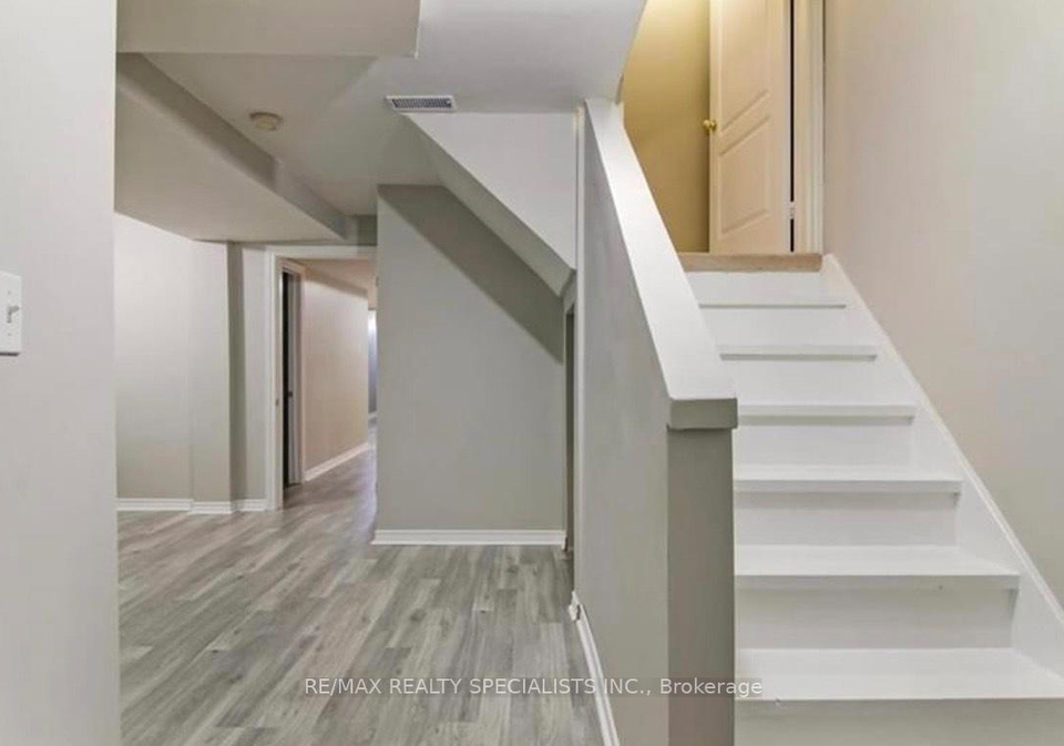 824-ledbury-crescent-mississauga-ontario-w12442692