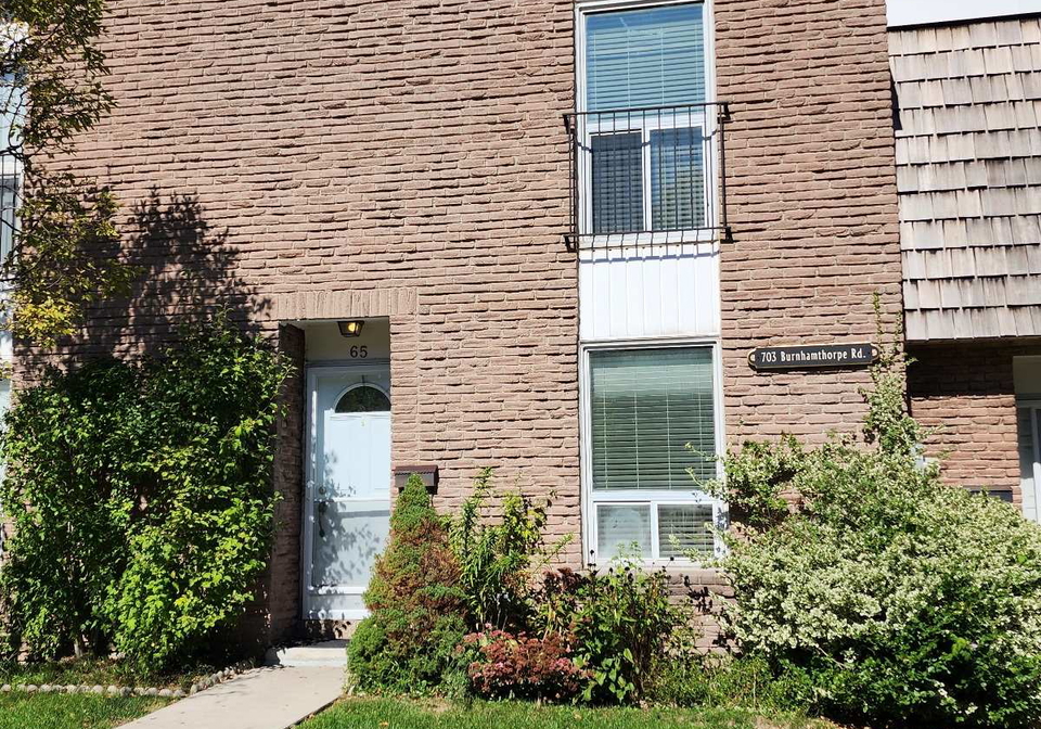 703-burnhamthorpe-road-etobicoke-ontario-w12443162