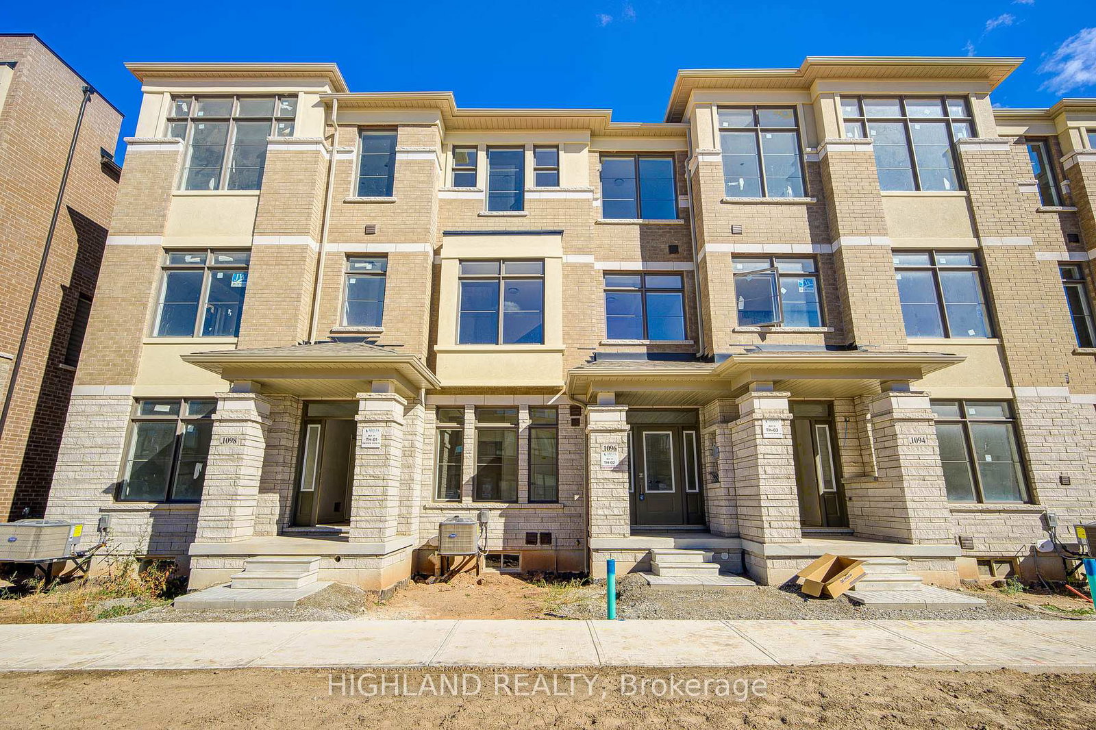 1096-wheat-boom-drive-oakville-ontario-w12443386