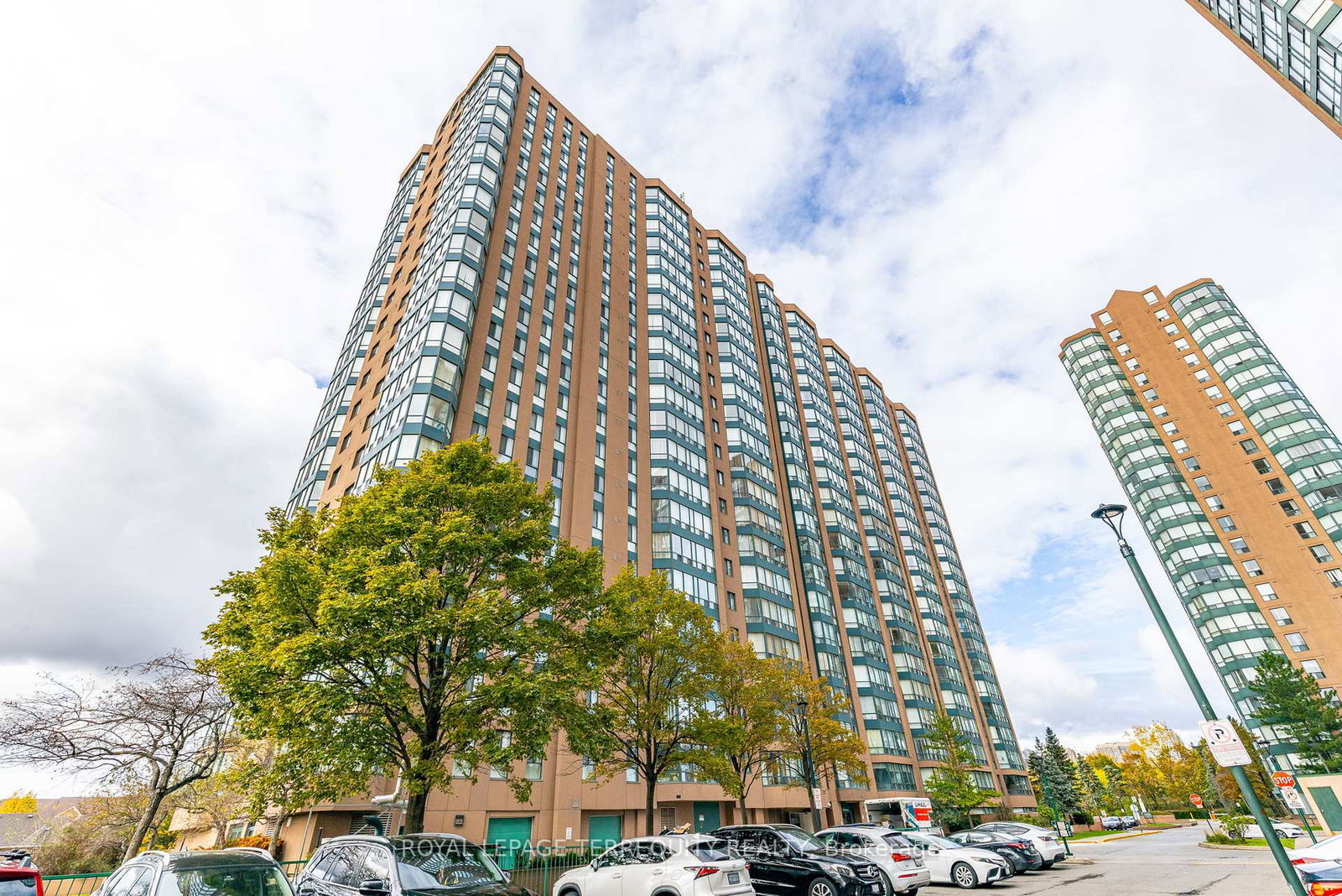 155-hillcrest-avenue-mississauga-ontario-w12443511