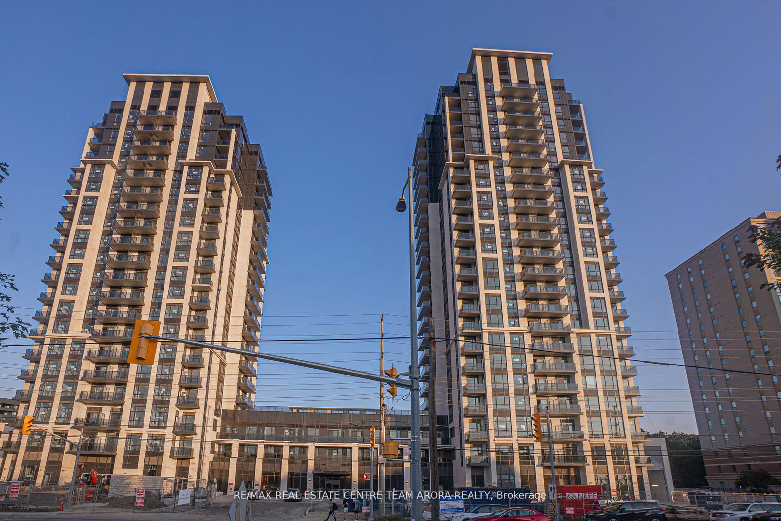 202-burnhamthorpe-road-e-mississauga-ontario-w12443675