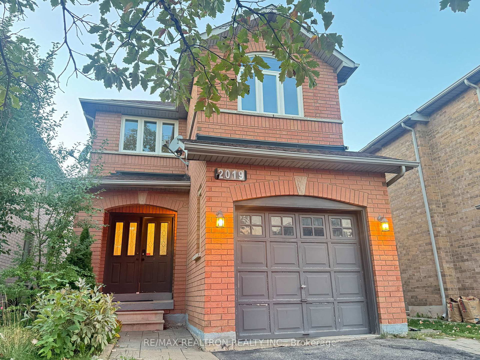 2019-westmount-drive-oakville-ontario-w12443832