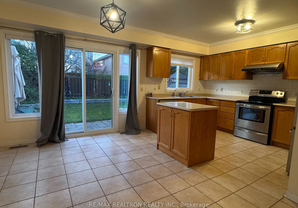 2019-westmount-drive-oakville-ontario-w12443832