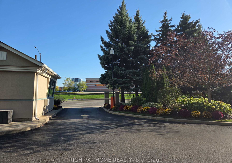 2545-erin-centre-boulevard-mississauga-ontario-w12444837