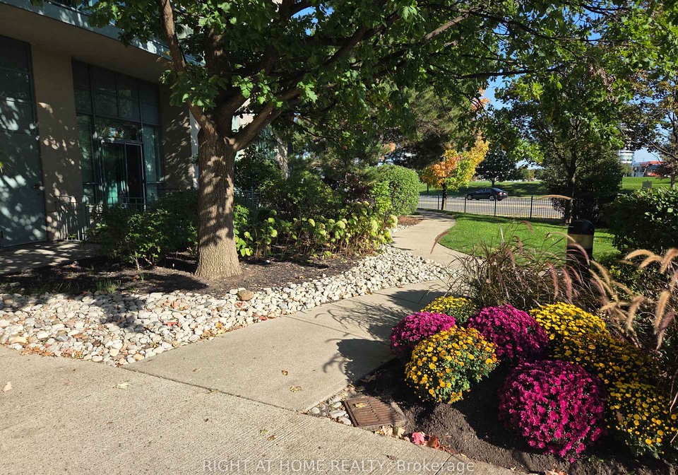 2545-erin-centre-boulevard-mississauga-ontario-w12444837