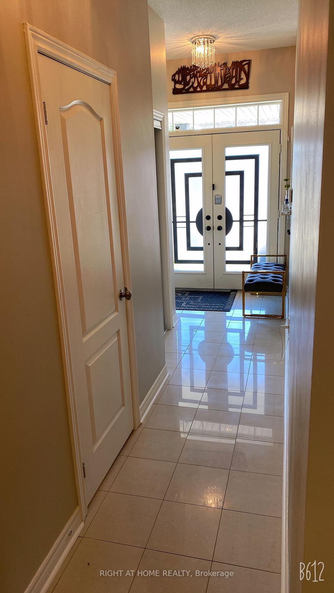 4700-centretown-way-mississauga-ontario-w12445286