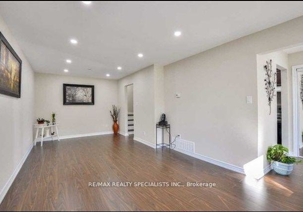 13-montjoy-crescent-brampton-ontario-w12445570