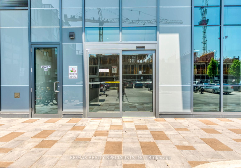 8-nahani-way-mississauga-ontario-w12445841