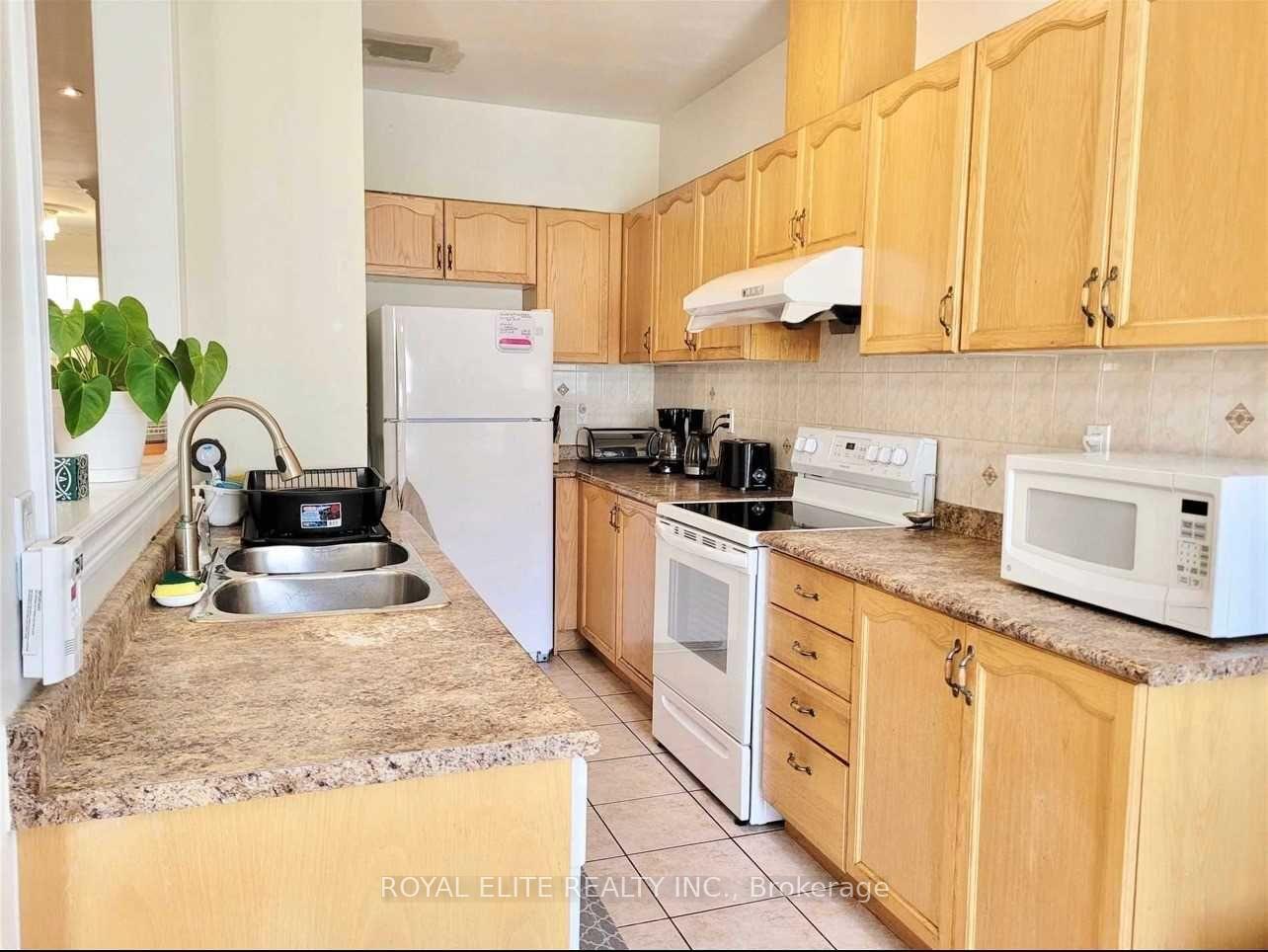 3395-fountain-park-avenue-mississauga-ontario-w12445983