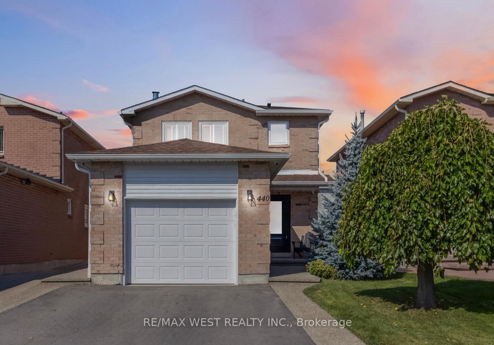 440-bluesky-crescent-mississauga-ontario-w12446066