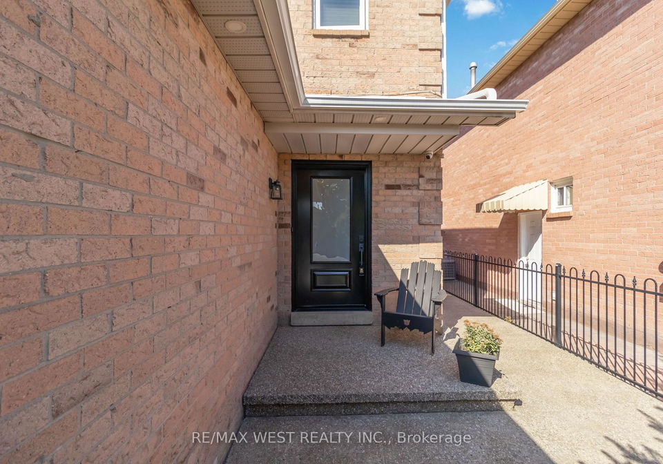 440-bluesky-crescent-mississauga-ontario-w12446066