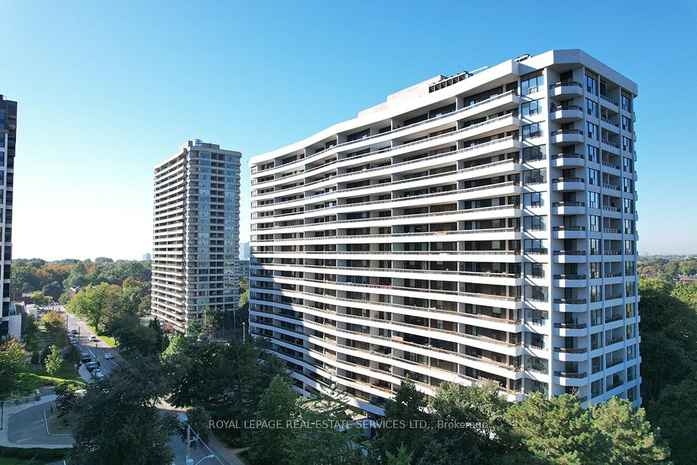 100-quebec-avenue-toronto-ontario-w12446317