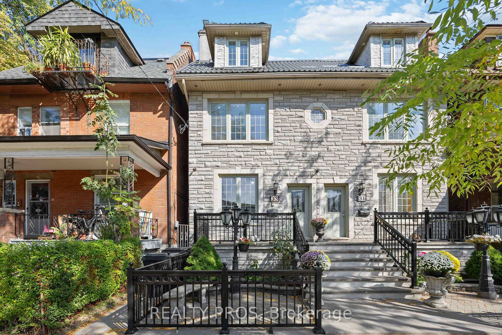 33-lansdowne-avenue-toronto-ontario-w12446451
